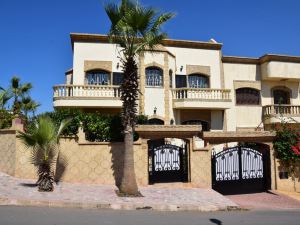 5 Bedroom Holiday Villa Yasmine, Perfect for Family Holidays, Near Beaches