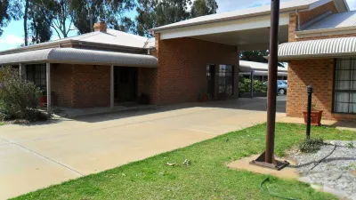 Settlement Motor Inn