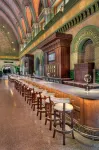 St. Louis Union Station Hotel, Curio Collection by Hilton - С баром