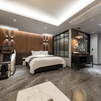 Gimpo West Nine Hotels near Gimpo International Sculpture Park