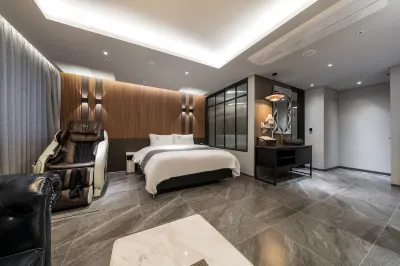 Gimpo West Nine Hotel dekat Gimpo International Sculpture Park