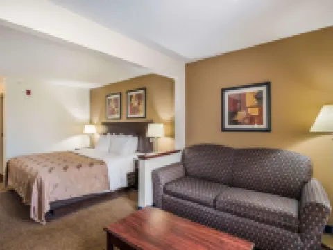 Quality Inn & Suites Eldridge Davenport North Hotels in Eldridge
