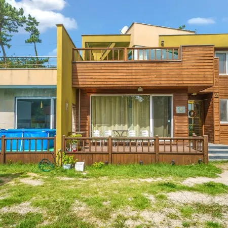 Daebudo See the Sea Pension Отели рядом с достопримечательностью «Загородный клуб Island»