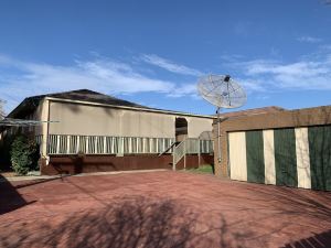 Family Home in Prime Location Melbourne