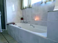 Wild Olive Cottage for 2 People in Wonderful Garden!