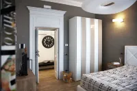 Ferrari Suite Hotels near Antonio Molinari Avicor Stadium