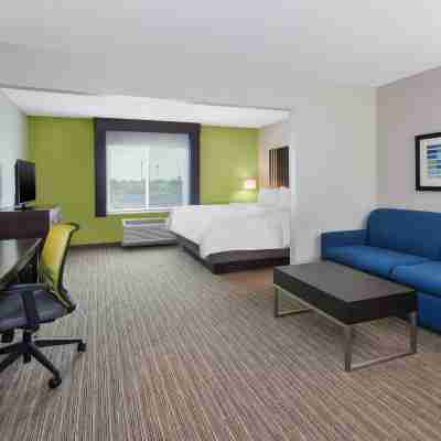 Holiday Inn Express & Suites Effingham Rooms
