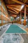 Lake Louise Inn - ที่มีสระว่ายน้ำ
