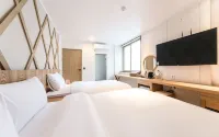 Geojedo Jangseungpo Hotel Carara