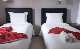 Beautiful Deluxe Double Room in the City Center - Wifi and AC