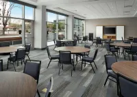 Hyatt House San Jose Airport - موقف سيارات