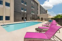 La Quinta Inn & Suites by Wyndham Braselton - Pools