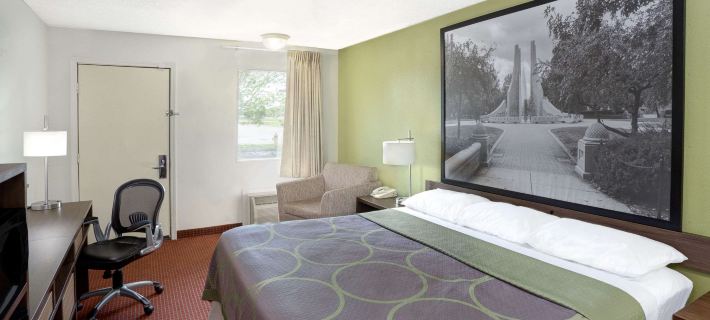 Super 8 by Wyndham Lafayette / Purdue Area Hotels in Lafayette