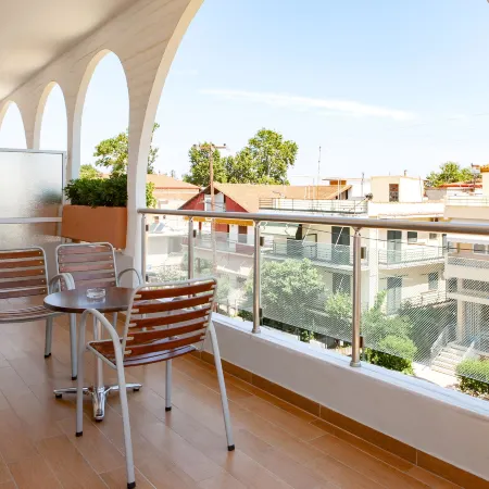 Kronos Hotel