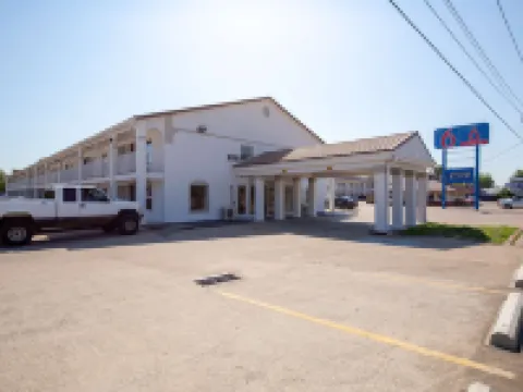 Studio 6 Bryan, TX - University Area Hotels in Bryan