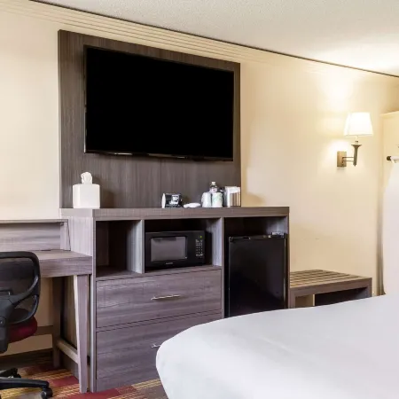 Countryside Suites Kansas City Independence I-70 East Sports Complex Hotel
