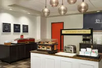 Hampton Inn & Suites Exeter - sarapan