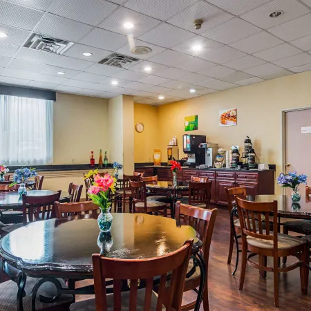 Quality Suites Atlanta Airport East