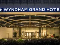Wyndham Grand Istanbul Europe Hotels near Bagcilar