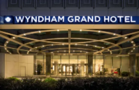 Wyndham Grand Istanbul Europe Hôtels à proximité de : Bağcılar