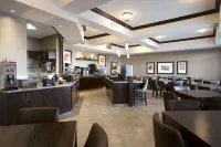Ramada by Wyndham Conklin Hotel di Wood Buffalo