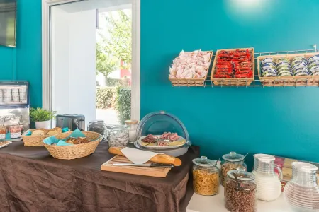 Comfort Aparthotel Nantes La Beaujoire Отели рядом с достопримечательностью «Audencia Bachelors»