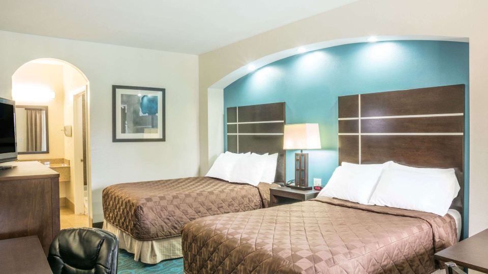 Days Inn by Wyndham Humble/Houston InterContinental Airport