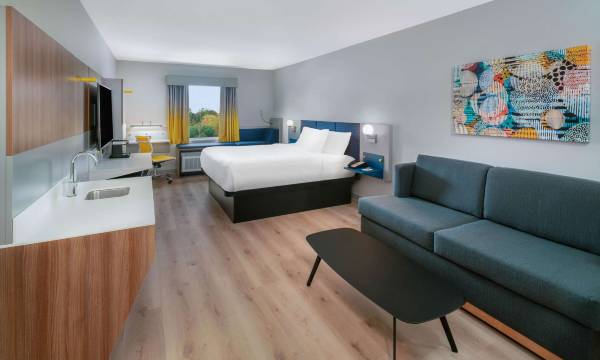 Microtel Inn & Suites by Wyndham Hot Springs