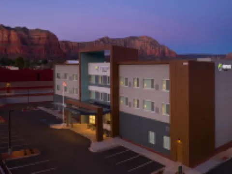 Element Sedona Hotels near Grasshopper Point Picnic Area