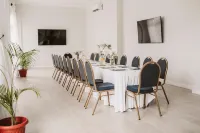 The Cliff Hotel Отели в г. Запад Энд