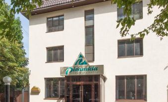 Piramida Business Hotel