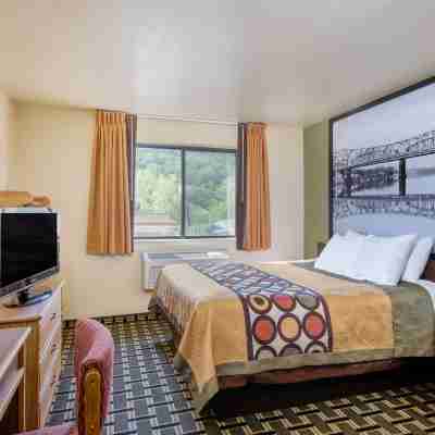Super 8 by Wyndham Wheeling WV Rooms