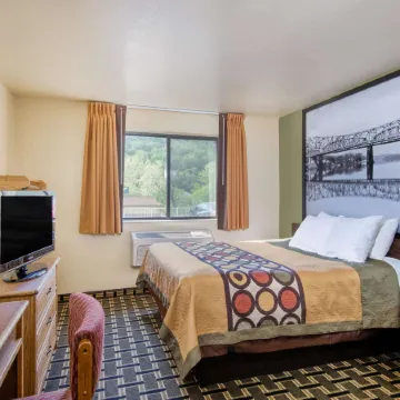 Super 8 by Wyndham Wheeling WV