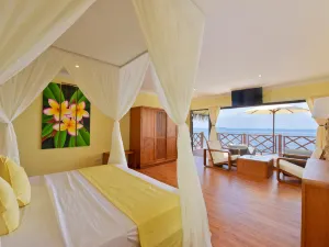 Dreamland Maldives Resort