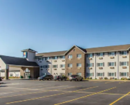 Quality Inn & Suites Fort Madison Near Hwy 61 Hotels in 