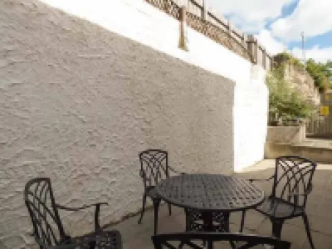 Kernow Cottage Hotels in Porthleven