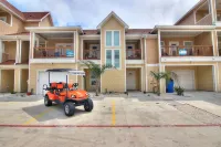 Fun 4 Bedroom Resort Pool Sleeps 12