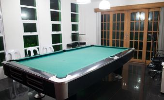 Sir Nico Guesthouse and Resort