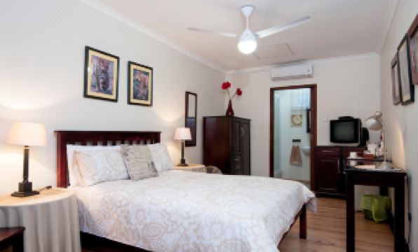 The Brother's Guest House - Housity