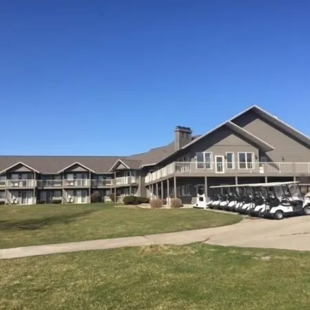 Cherry Hills Golf & Lodge