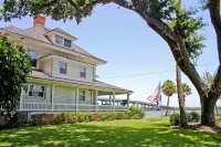 Night Swan Intracoastal B&B فنادق في New Smyrna Beach