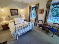The Ferry Bed & Breakfast Hotels in Lake Hayes