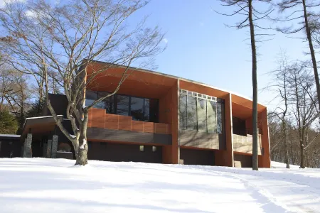 Karuizawa Prince Hotel East Отели рядом с достопримечательностью «しなの鉄道軽井沢駅 旧駅舎口»