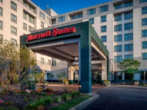 Chicago Marriott Suites Deerfield Hotels in Deerfield
