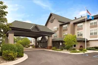 Country Inn & Suites by Radisson, St. Cloud East, MN Hotels in der Nähe von Brown Hall