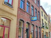 Hostel Lybeer Bruges Hotels near Bloedput