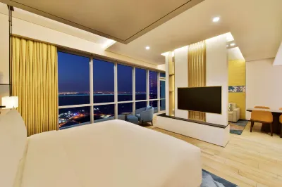 هيلتون بحرين Hotels near كنيسة القلب المقدس