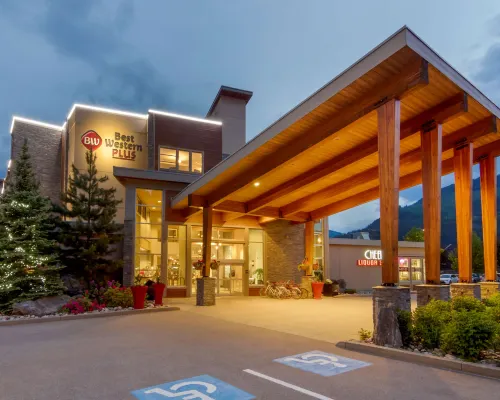 Best Western Plus Revelstoke Hotels in Revelstoke