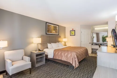 Quality Inn Gallatin-Nashville Metro فنادق في Gallatin