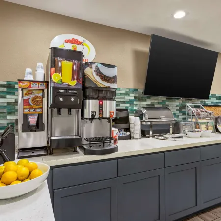 Super 8 by Wyndham Ankeny/Des Moines Area